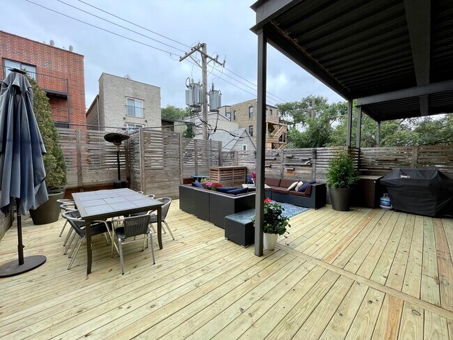 Foto del edificio - 800 W Cornelia Ave