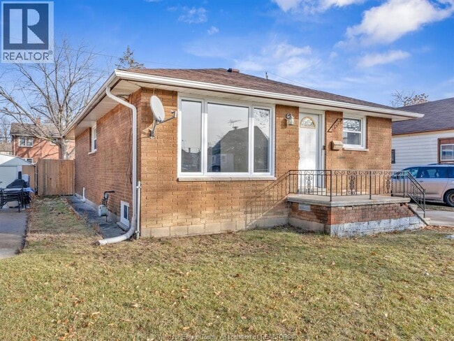 Building Photo - 1270 Laurendeau Ave