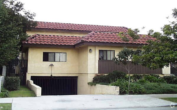 Building Photo - 909 Orange Grove Ave