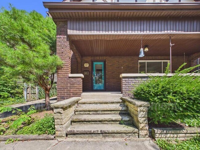 Building Photo - 137 Conger Ave