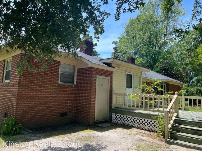 Building Photo - 2 br, 1 bath House - 901 Parrott Avenue