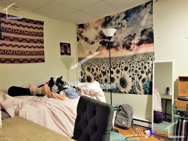 Building Photo - 5 br, 2 bath  - 214 Hemenway St Apt 1A