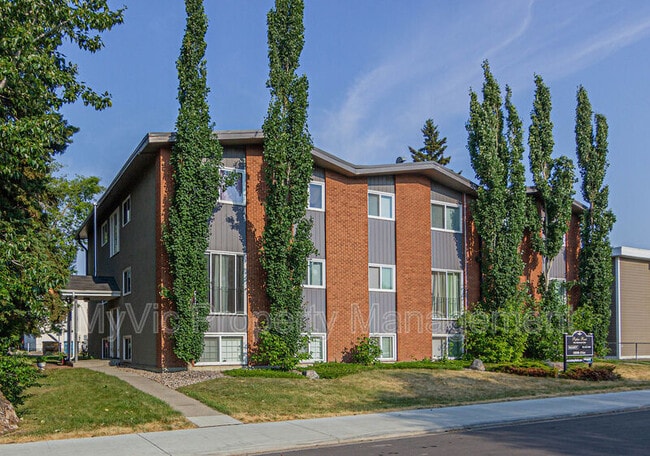 Photo du bâtiment - 10040-10154 154 St