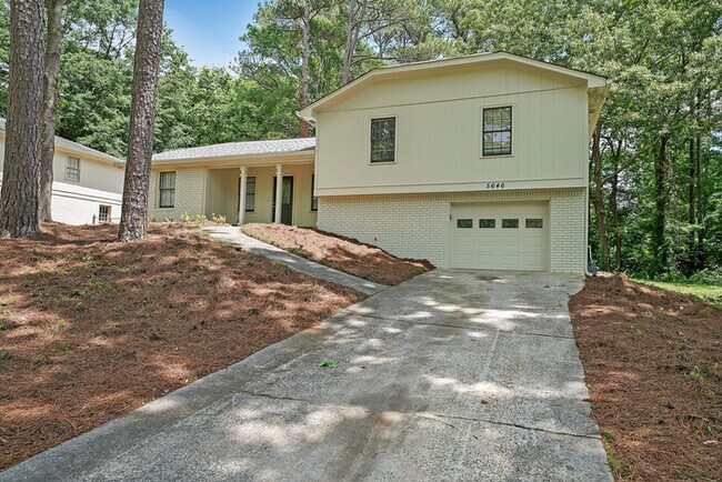 Building Photo - 5646 Meadowood Dr