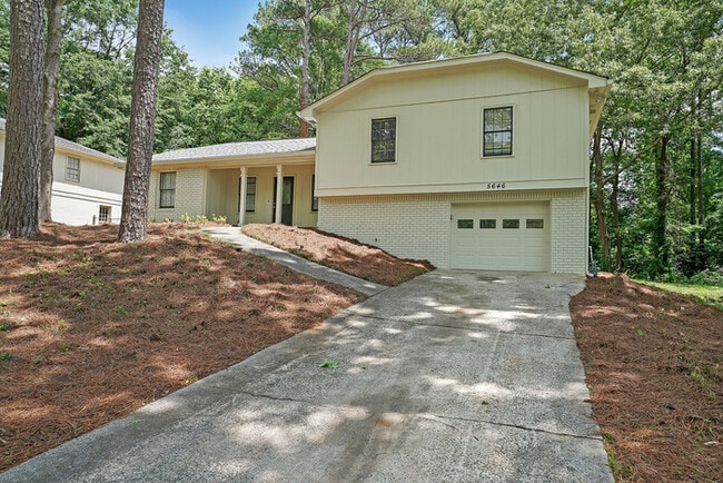 Foto del edificio - 5646 Meadowood Dr