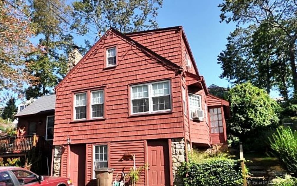 Primary Photo - 27 Edge Hill Rd