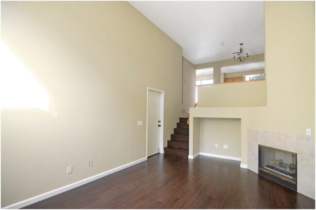 Building Photo - Townhome in Aliso Viejo!!