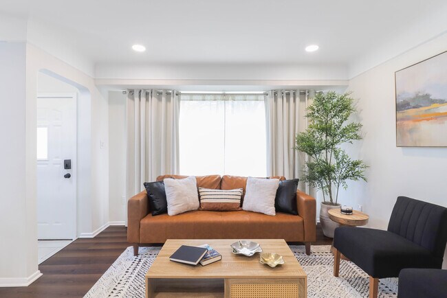 Foto del edificio - 29744 Rosslyn Ave