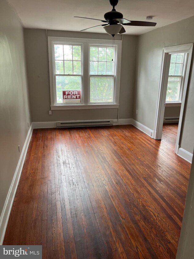 44 S Loudoun St Unit 5, Winchester, VA 22601 Room for Rent in