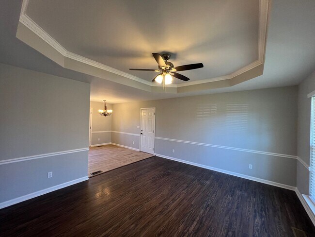 Foto del edificio - Available Now! 3 BR 2 Bath Home - Fenced i...