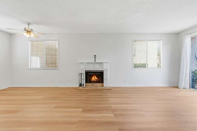 Building Photo - 13901 Olive View Ln