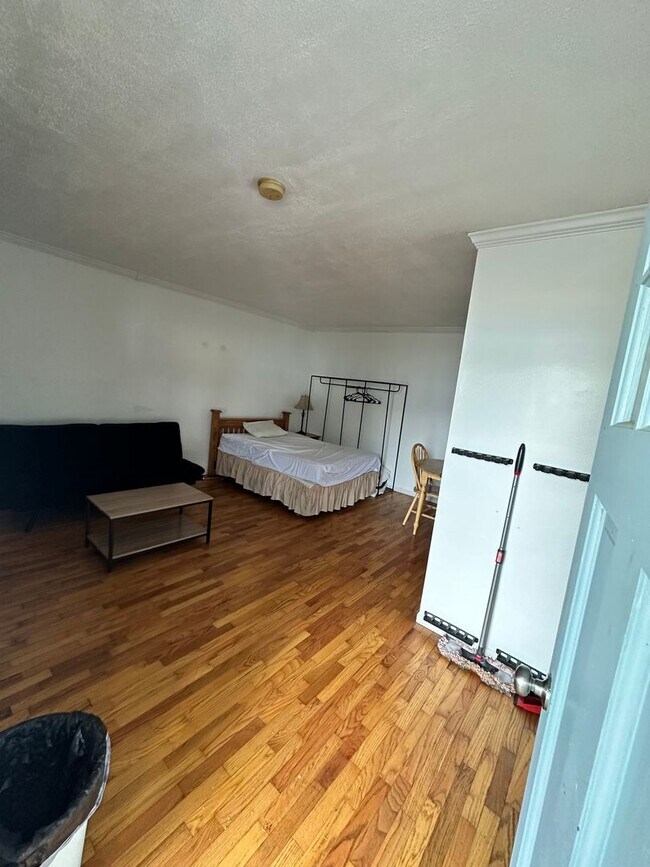 Foto del edificio - All Inclusive Furnished Studio Apartment