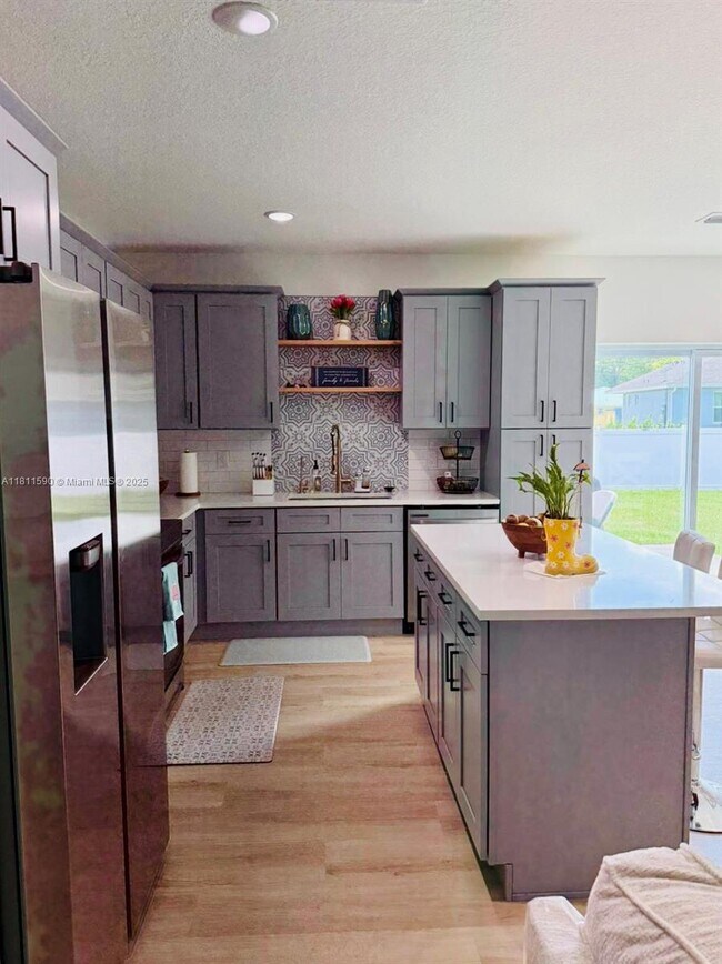 Foto del edificio - 3214 Topsey Ave SE