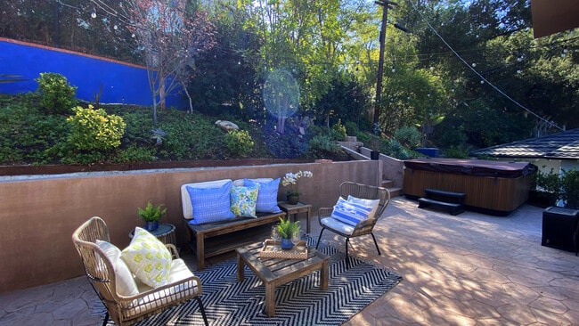 Foto del edificio - 1614 Pleasant Way