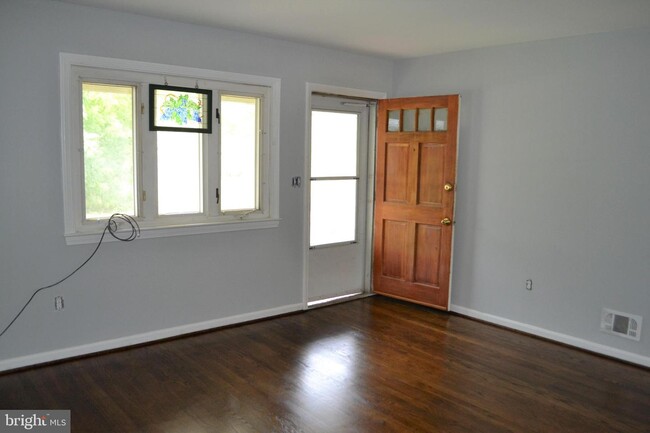 Building Photo - 8151 Park Haven Rd