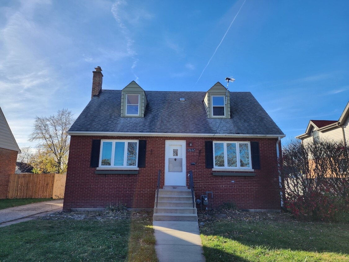 17642 Henry St, Lansing, IL 60438 House Rental in Lansing, IL
