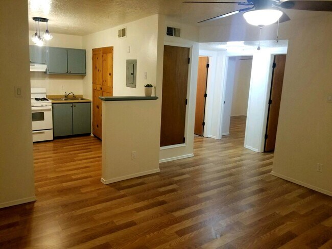 Foto del edificio - 1715 Siri Dharma Ct