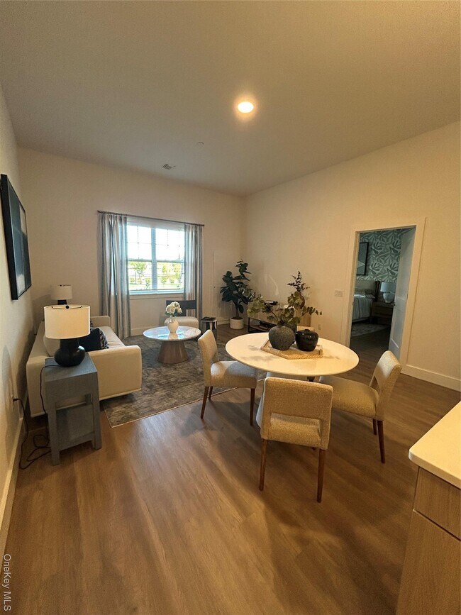 Foto del edificio - 4180 Sunrise Hwy