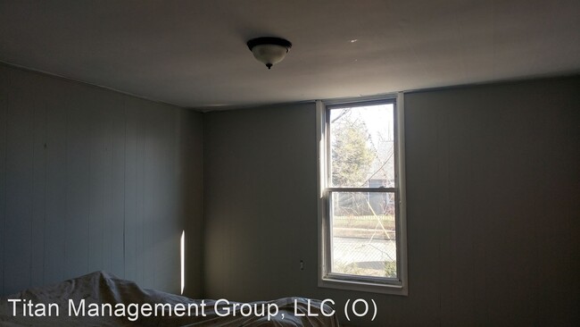 Building Photo - 3 br, 1 bath House - 1052 N John Street