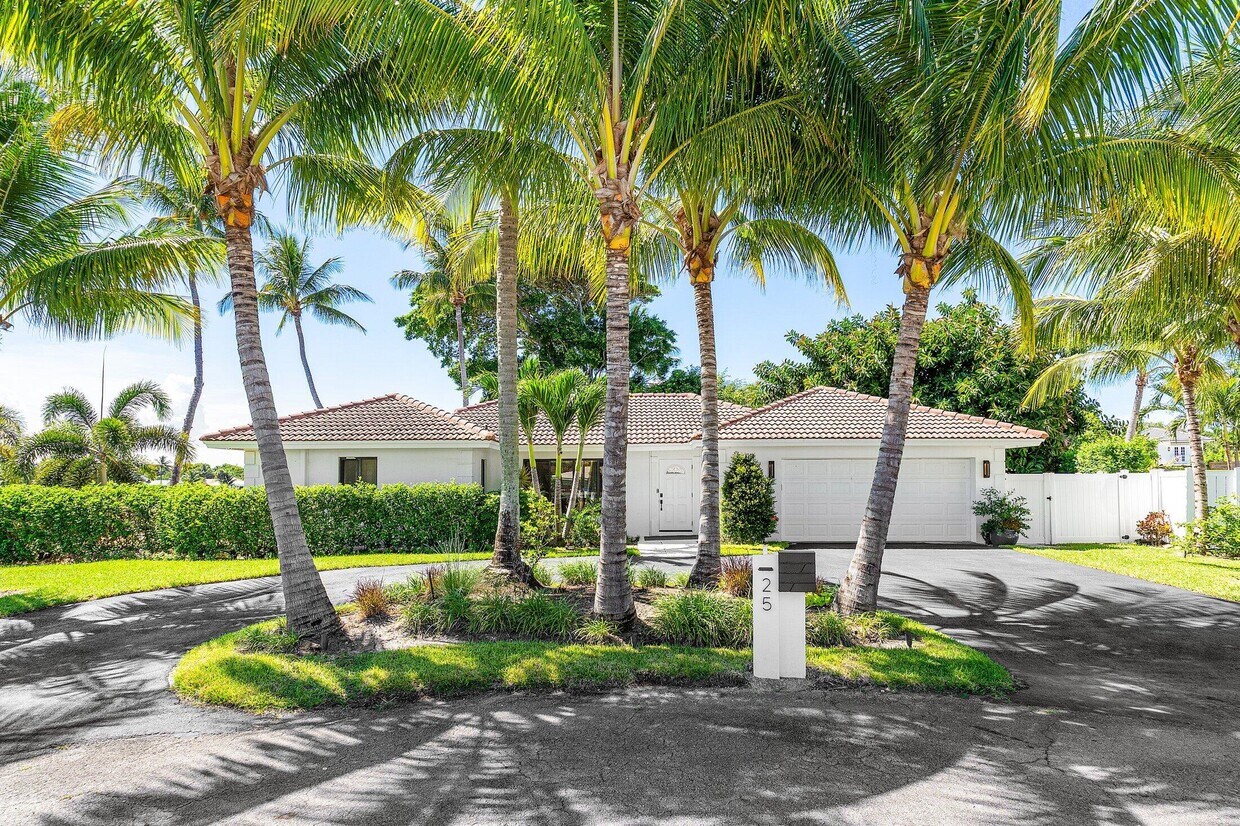 Foto principal - 25 NW 24th Ct