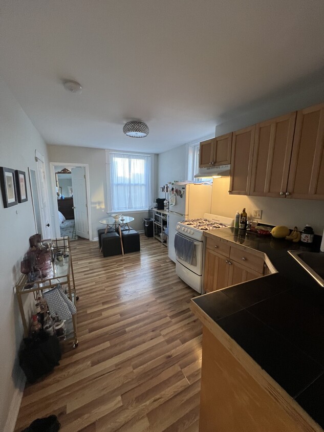 Primary Photo - 462 Park Dr