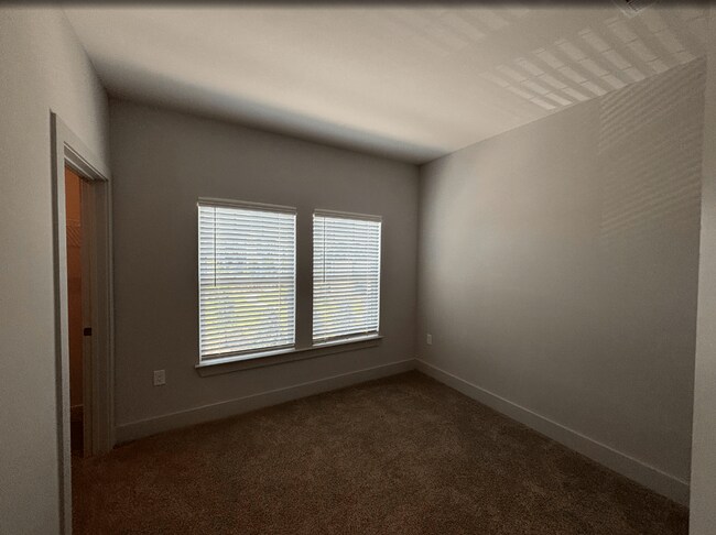 Interior Photo - The Crest at South Point