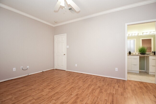 Foto del edificio - 4202 Creek Hollow Ln