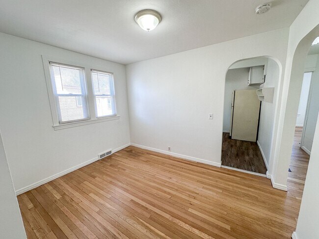 Foto del edificio - 703 Spencer St NE