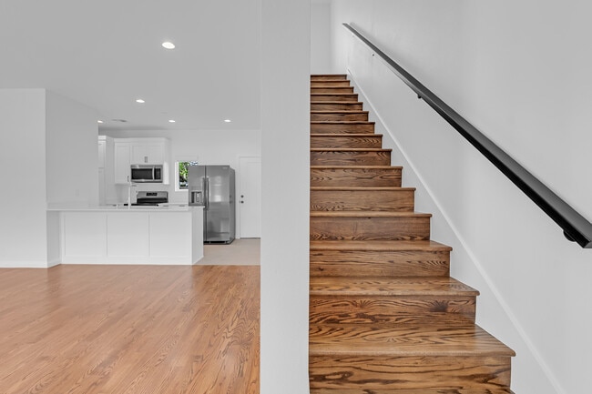 Building Photo - 5501 E 15th St