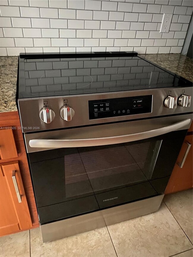 Building Photo - 301 SW 135th Ave