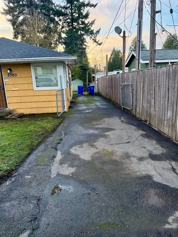 Building Photo - 5303 NE 72nd Ave.