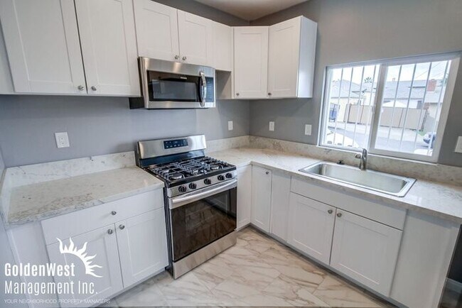 Building Photo - Remodeled and Bright 2Bdm 1Ba Home by SDSU