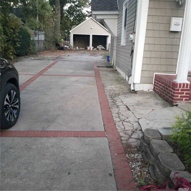 Foto del edificio - 100 Fairview Blvd