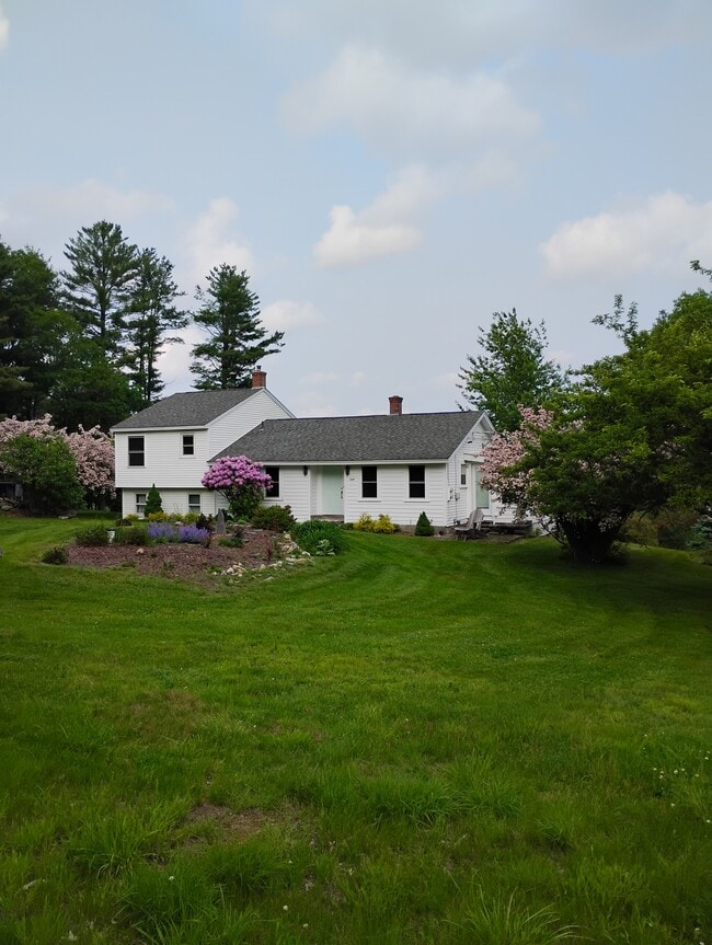 Building Photo - 8 Wolfe Ln