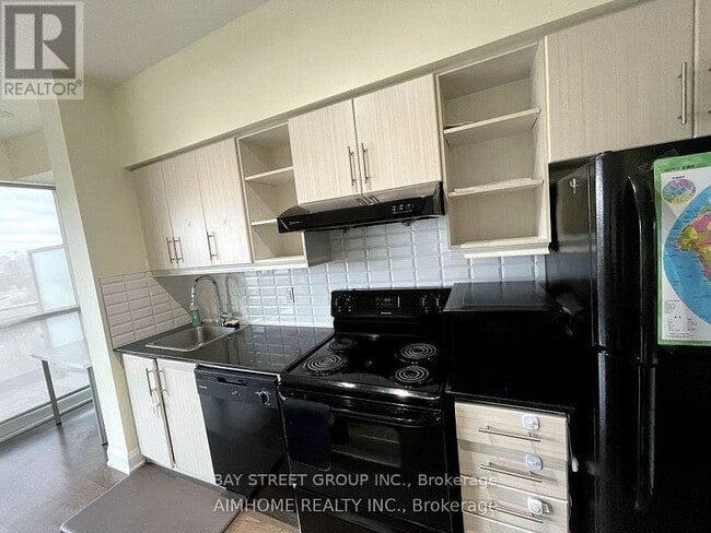 Building Photo - 160 Vanderhoof Ave