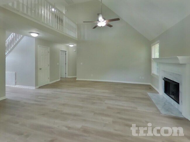 Foto del edificio - 800 Chaney Woods Dr