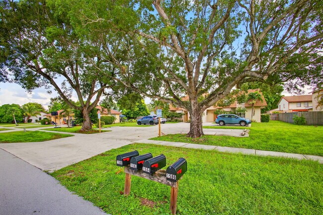 Foto del edificio - 1580 Montauk Dr