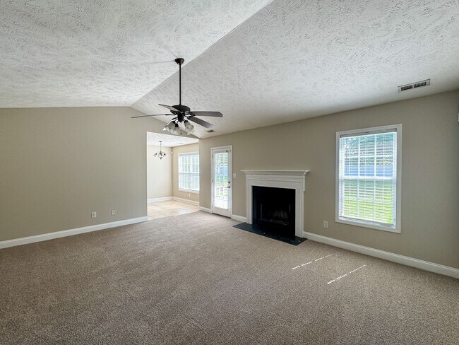 Foto del edificio - 274 Sanford Ct