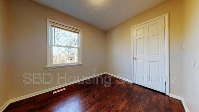 Building Photo - 179 Novak St
