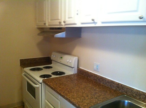 Foto del edificio - 3050 Lakeside Dr