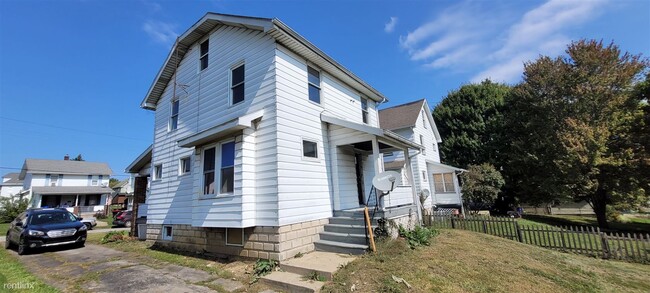 Building Photo - 3 br, 1 bath House - 1016 Rose Avenue