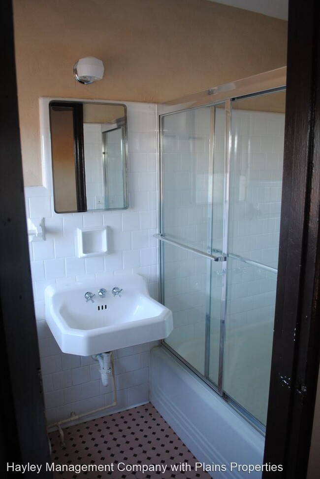 Building Photo - 1 br, 1 bath House - 910.5 1st Ave Unit 02