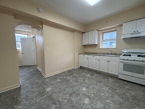 Building Photo - 380 East Ave