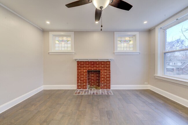 Foto del edificio - 1300 McCausland Ave