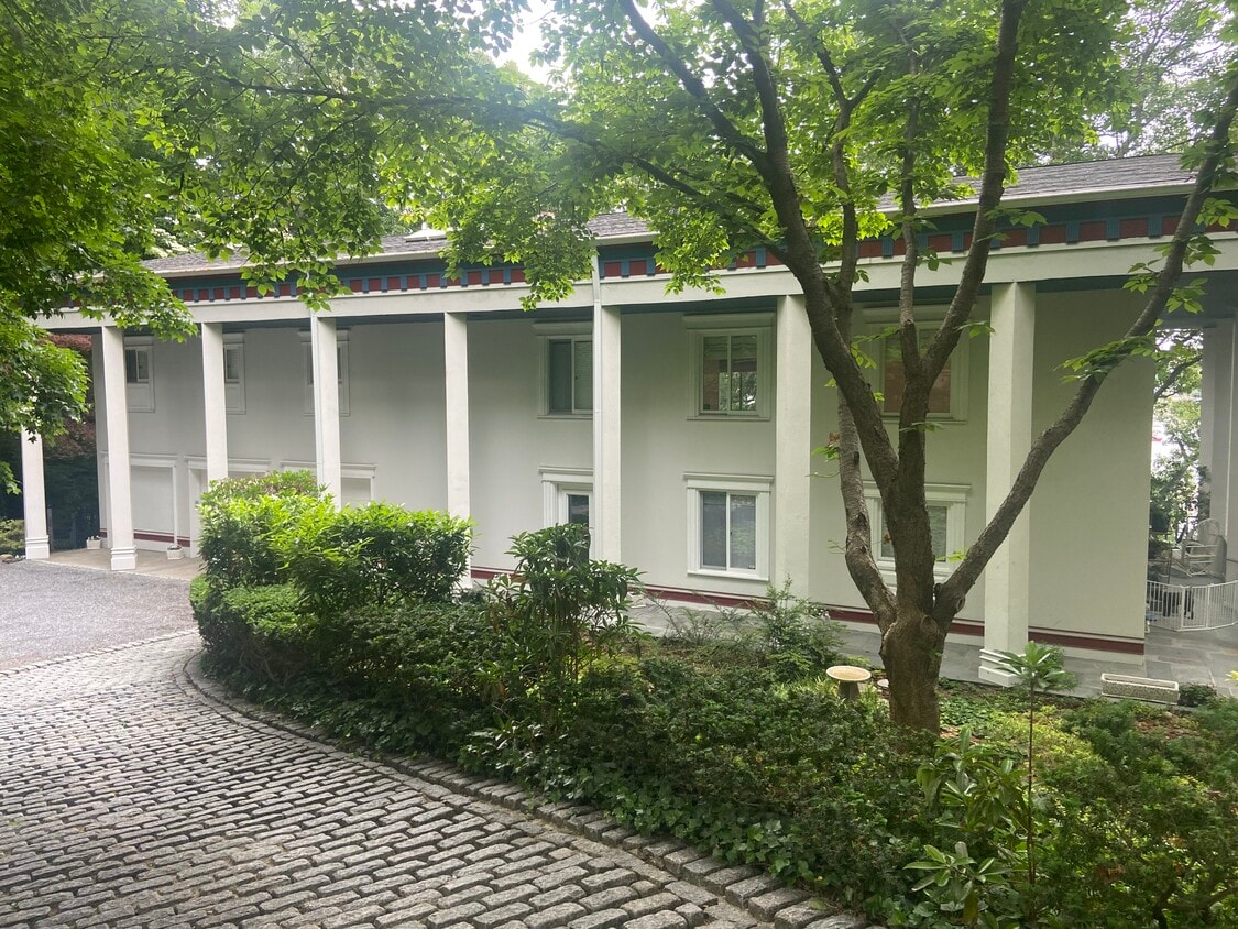 40 Spring Hollow Rd, Centerport, NY 11721 House Rental in Centerport