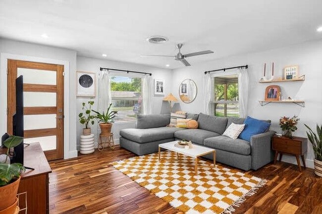 Foto del edificio - 1606 Sweetbriar Ave