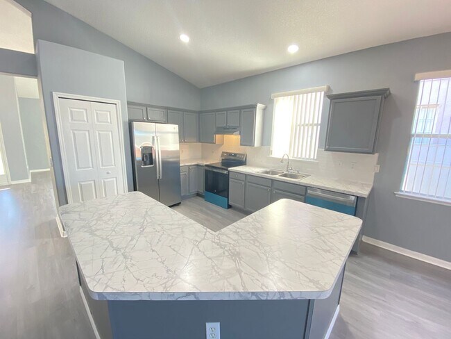 Foto del edificio - 13431 Meadow Bay Loop