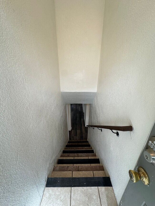 Building Photo - MS2204