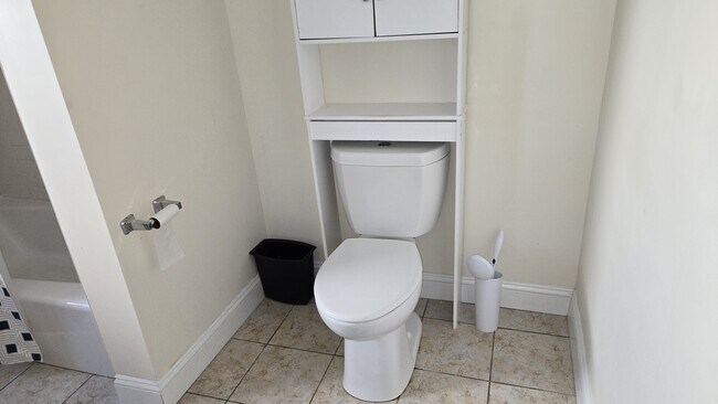 Baño - 47 Hotchkiss St
