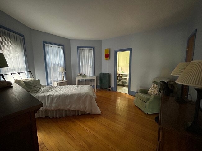 Bedroom photo 2 - 815 E Huron St